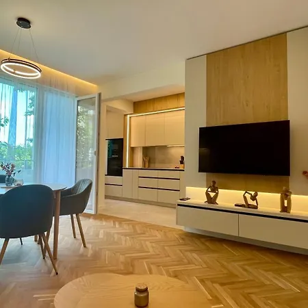 Апартаменти Modern Light Heaven In Center - 2br Ap *