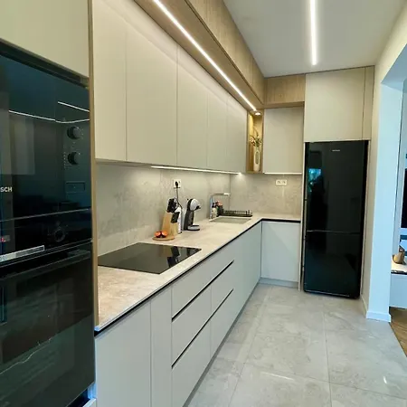 Апартаменти Modern Light Heaven In Center - 2br Ap Варна