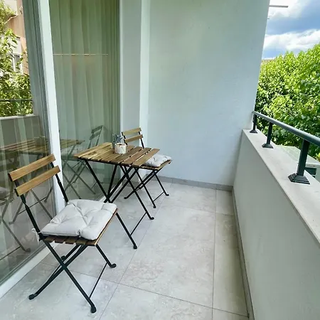 Modern Light Heaven In Center - 2br Ap Апартаменти